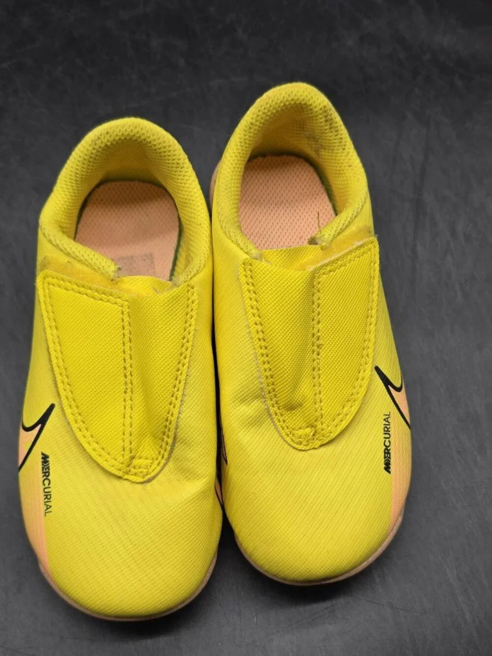Nike Shoes Kids Size 9.5C Yellow Mercurial Soccer Cleats DJ5964-780 Stains